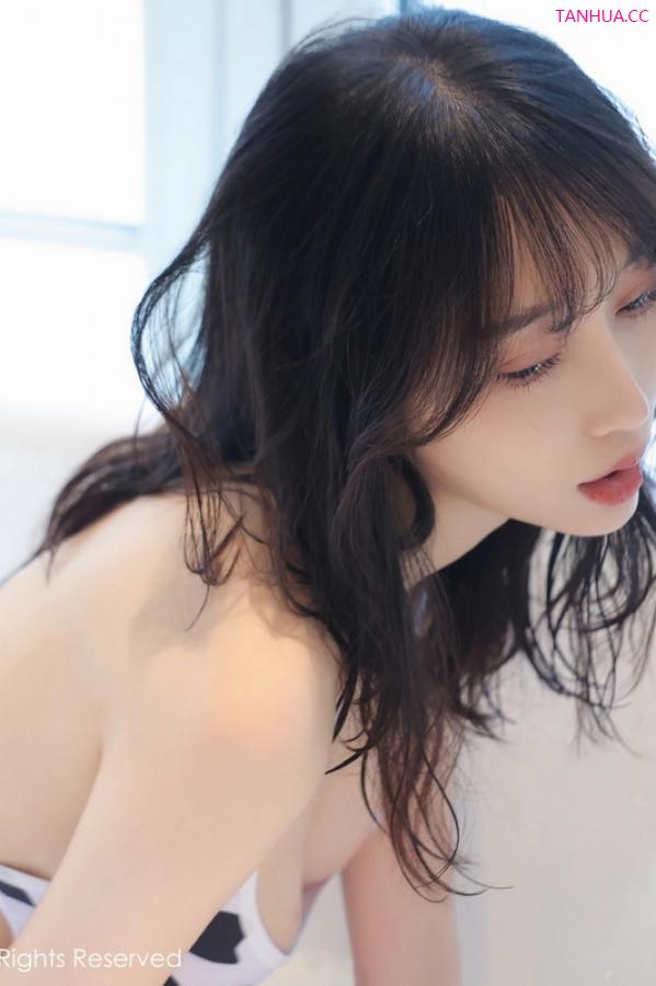玥儿玥  [XiuRen]高清写真图 2023.08.18 No.7252 玥儿玥er 杭州旅拍第22张图片